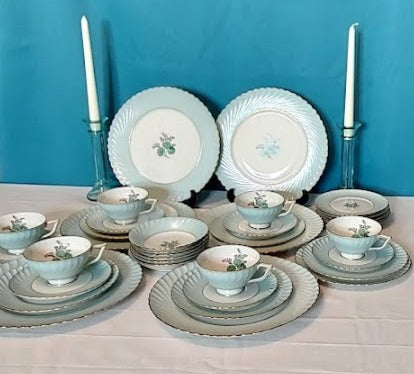 Vintage 10-piece Royal Bayreuth Bavaria Porcelain Plates orders (4) & Saucers (6)