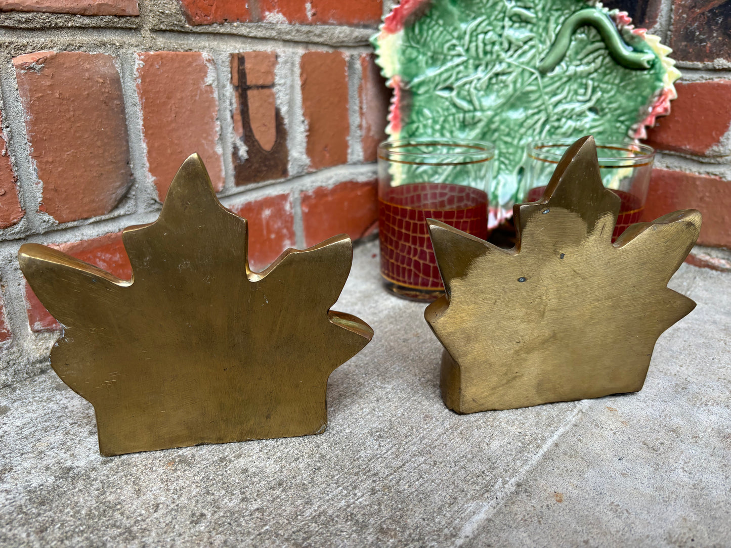 Beautiful brass maple leaf bookends pair (2)! - Excellent condition!