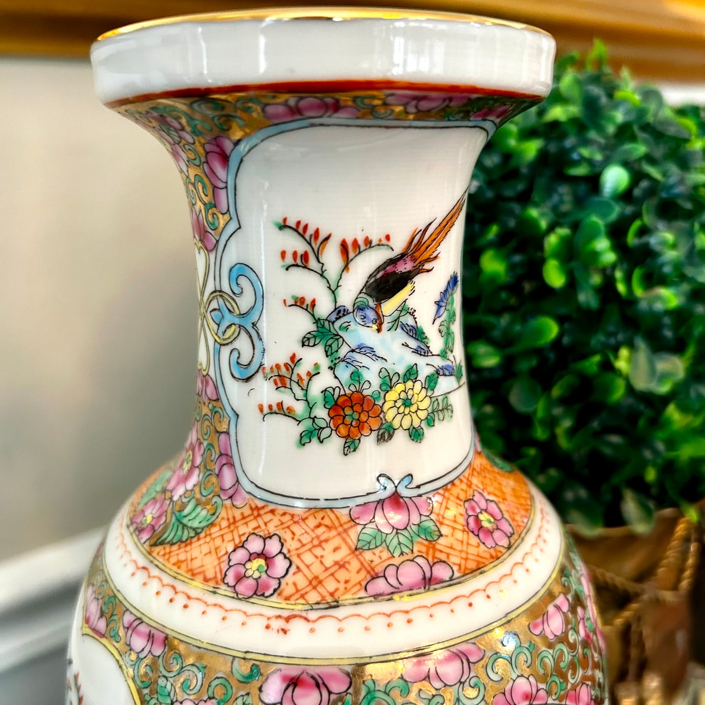 Beautiful Vintage Rose Famille chinoiserie vase 12 in hi