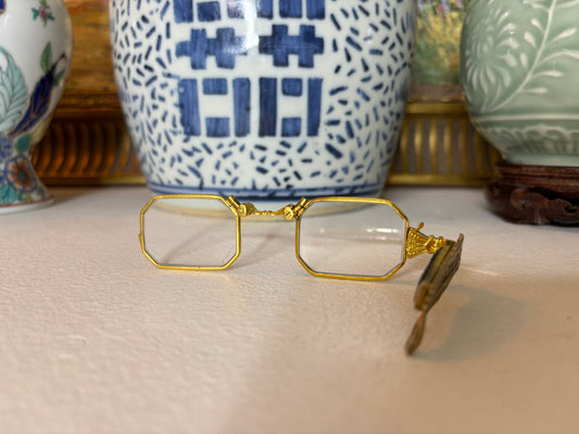 Love these antique foldable opera spectacles!