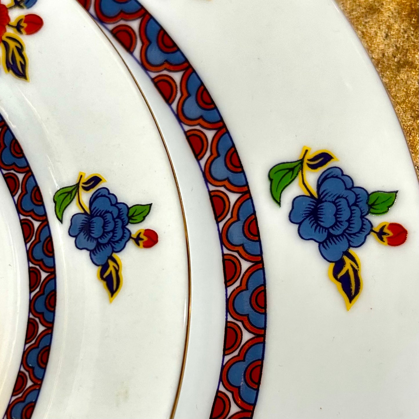 Set of 8 Imari style large dinner plates + platter & 2 salad plates china set