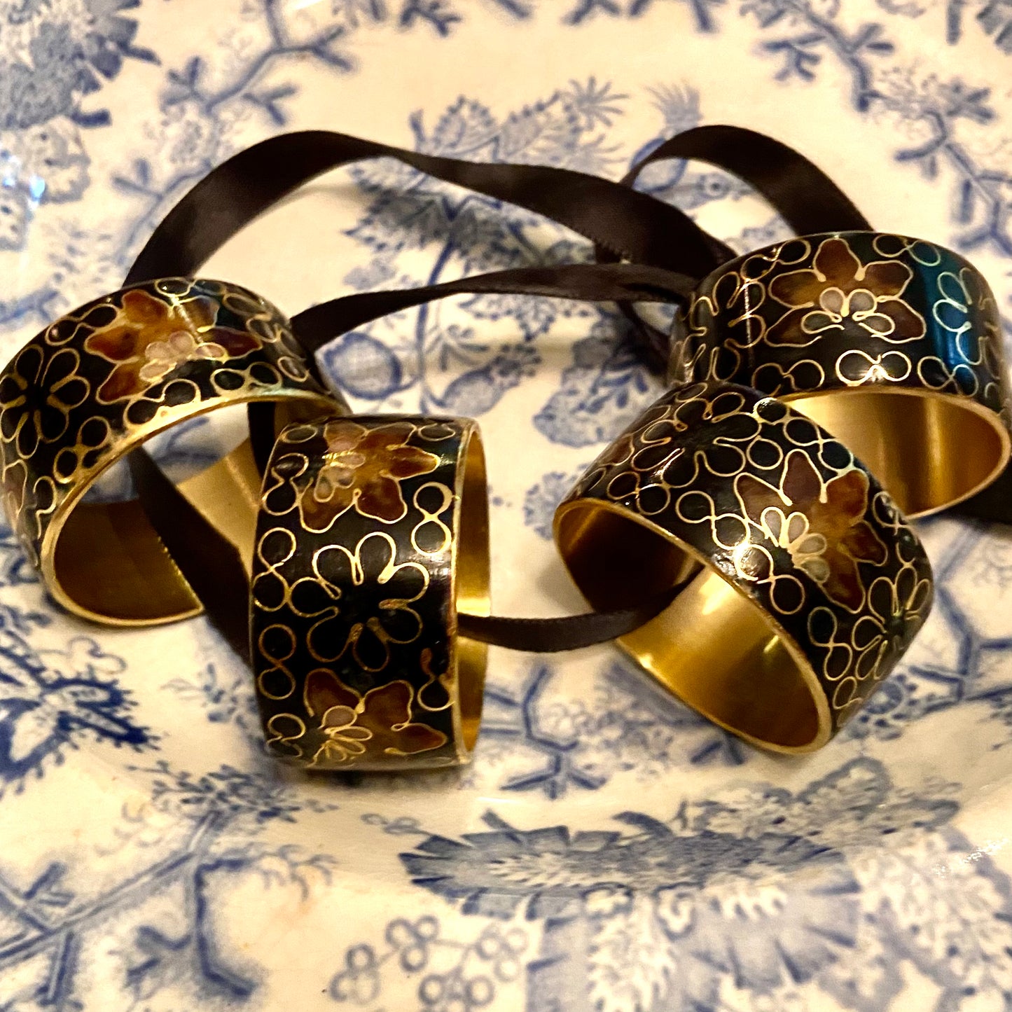 Set of 4 vintage cloisonné brass napkin ring holders