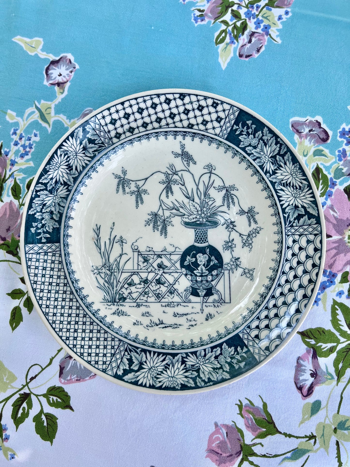 Beautiful Pair of Antique Copeland Aesthetic Movement Plates