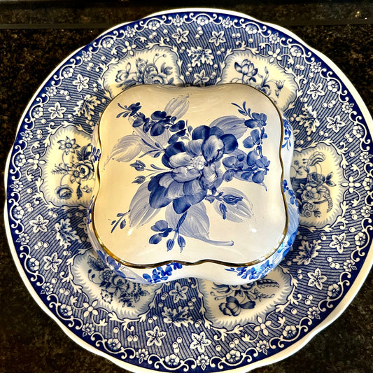 Delightful blue and white floral jar with lid