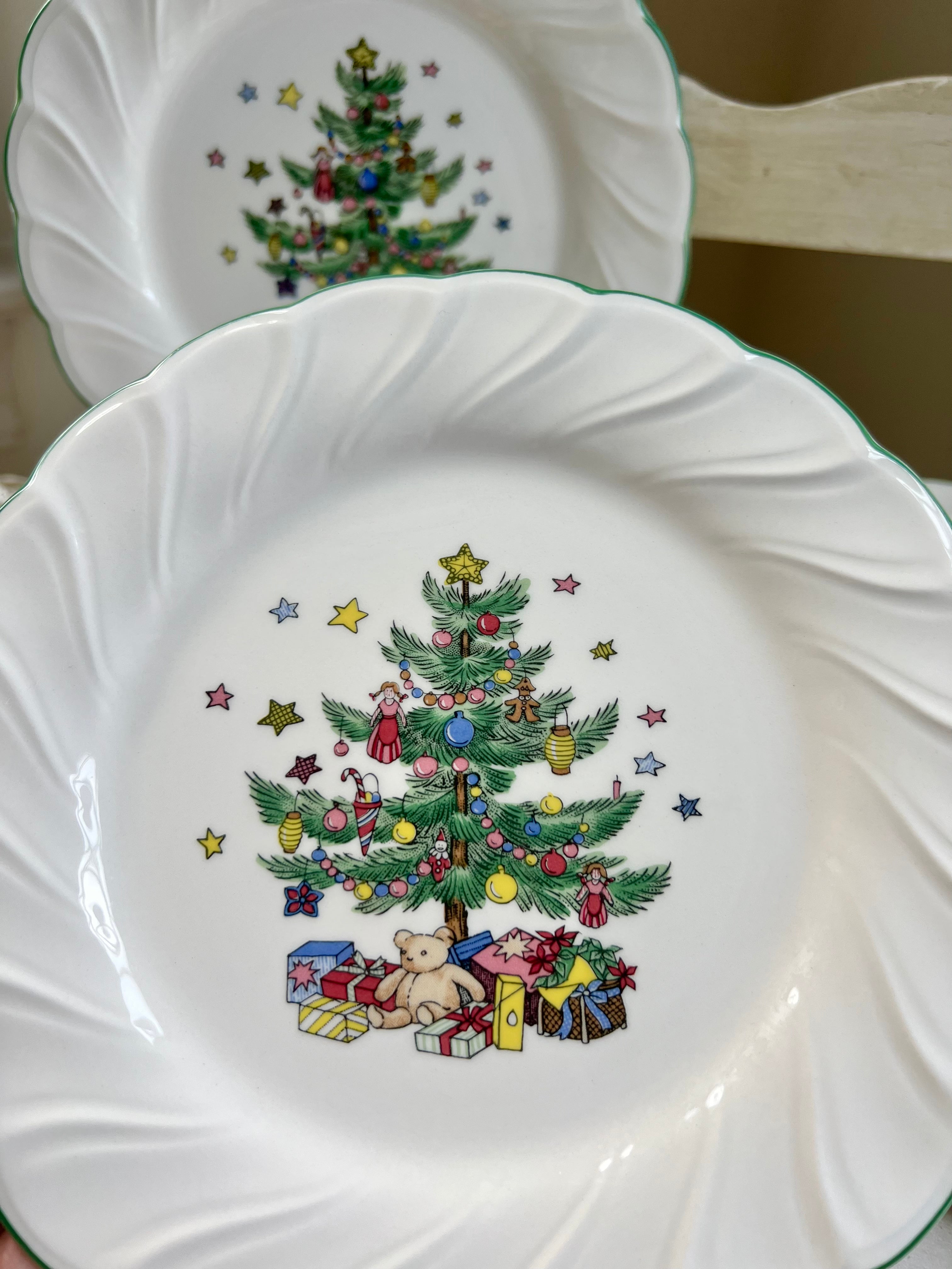 Set of 4, Happy Holidays Dessert Plates by Nikko Japan ~ Excellent