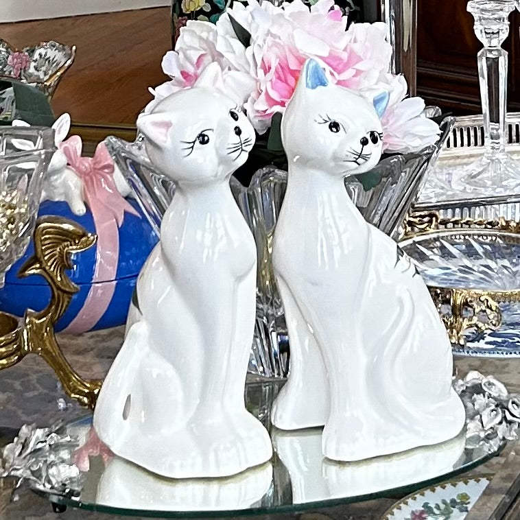 Set of two statuesque style kitty cats statues