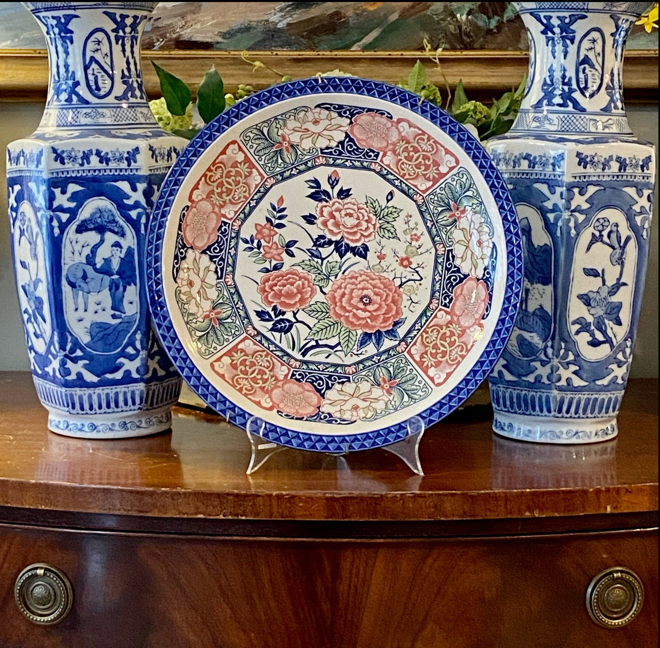 Vintage chinoiserie Imari botanical blue & white large round platter. 14 in