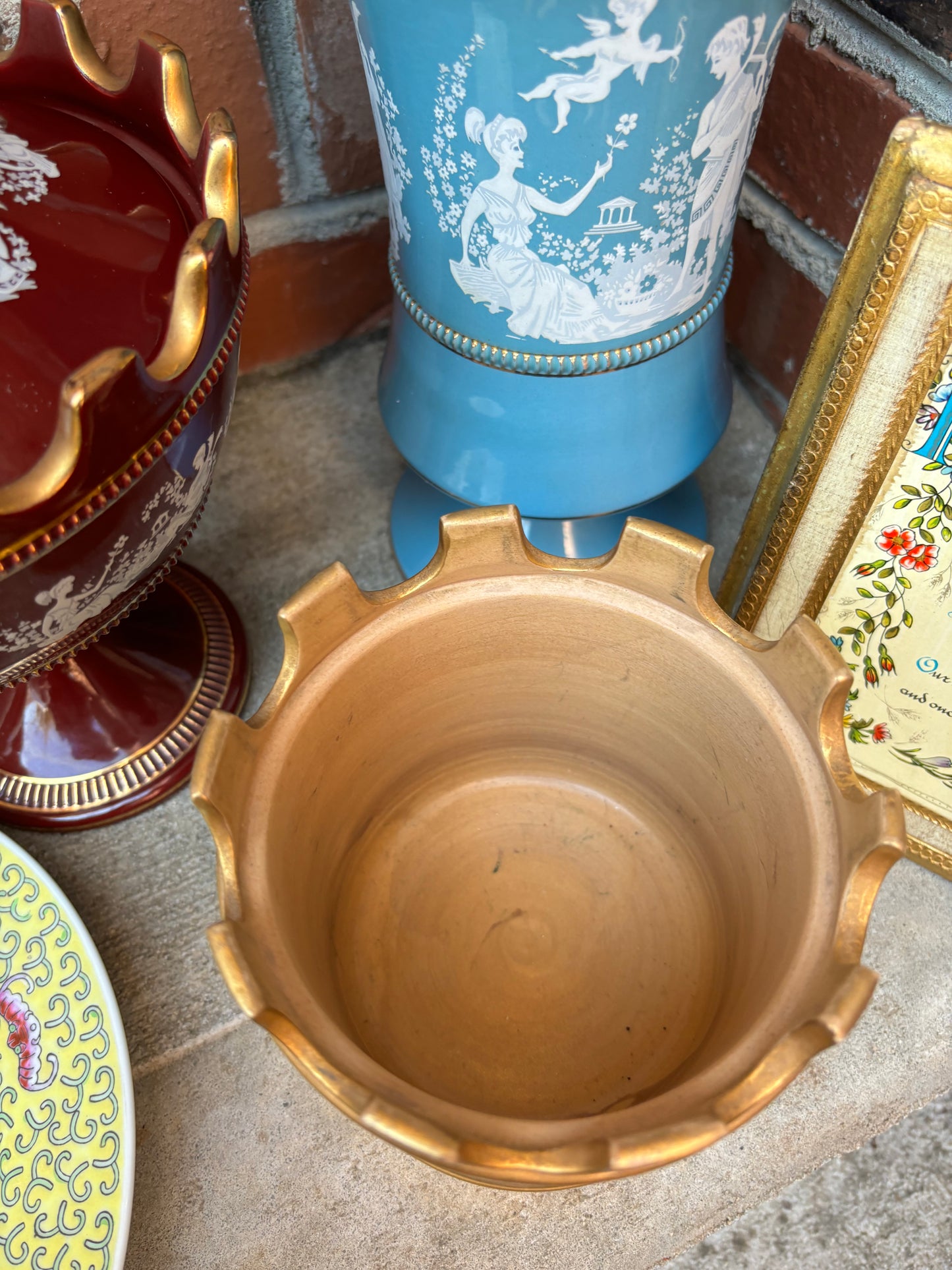 Lovely Italian Florentine lidded ship canister!