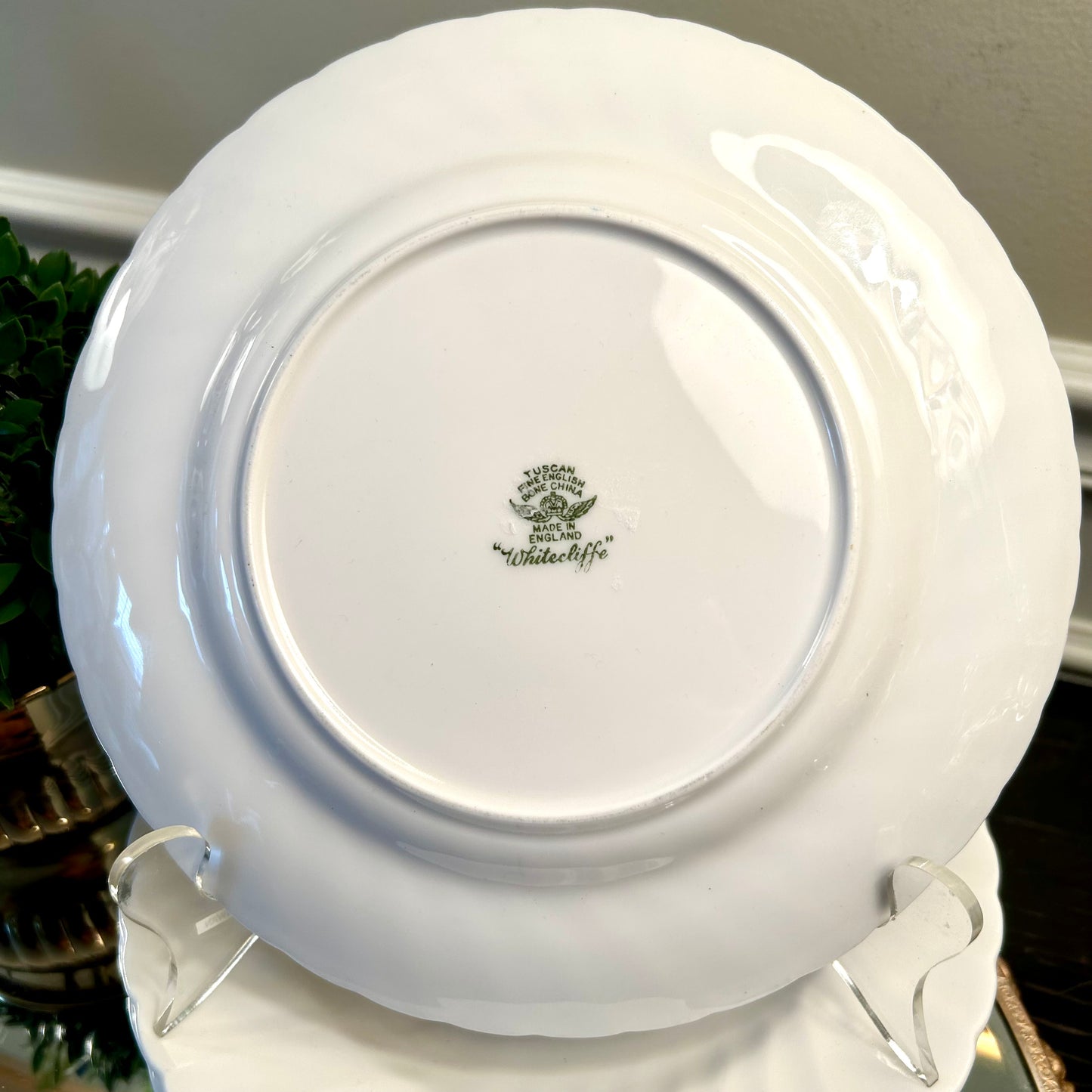 Set of 8 Tuscan fine bone china scalloped edge salad dessert plates made in England