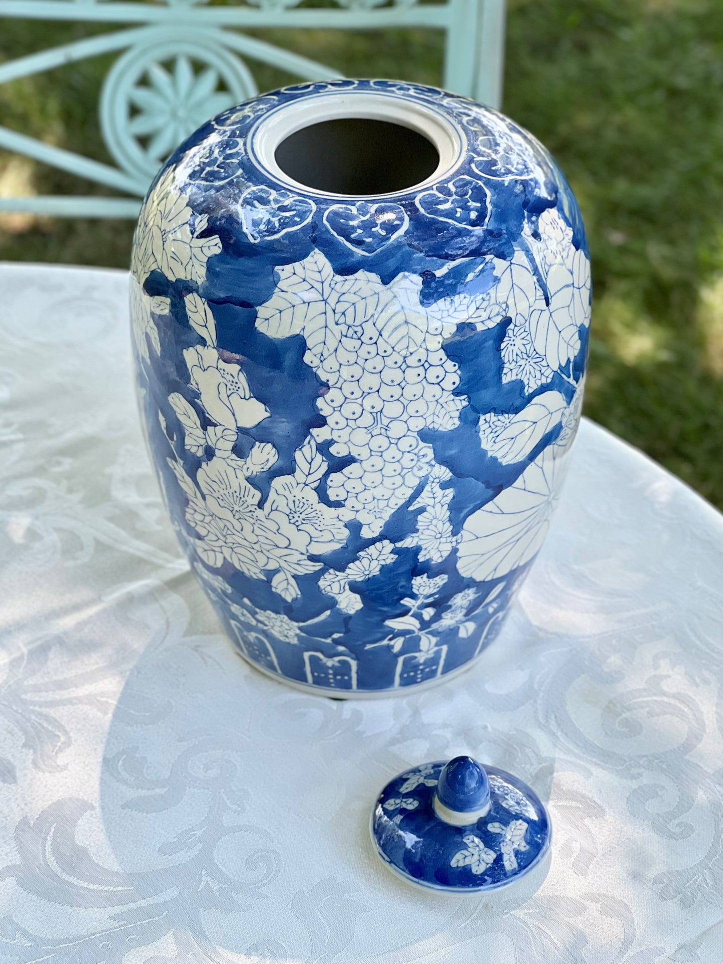 Beautiful Blue & White Porcelain Melon Jar - 13.5” tall, Excellent!