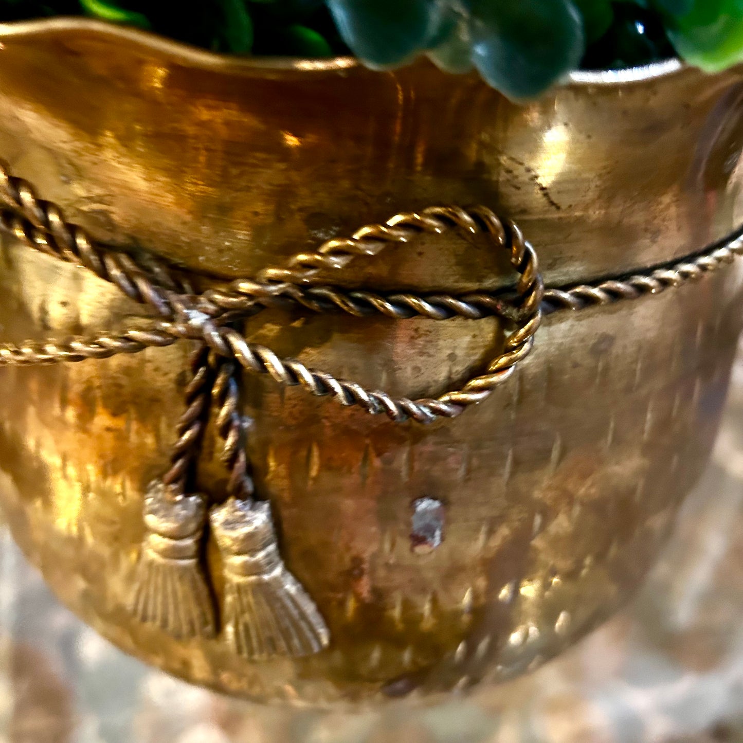 Vintage shiny brass Bow scalloped planter