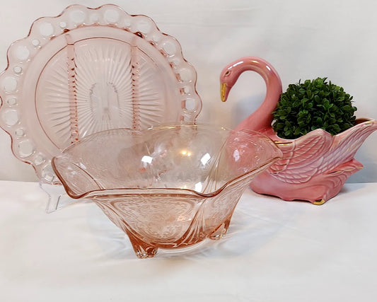 Pink Centerpiece bowl by Hazel Atlas, 10 in.