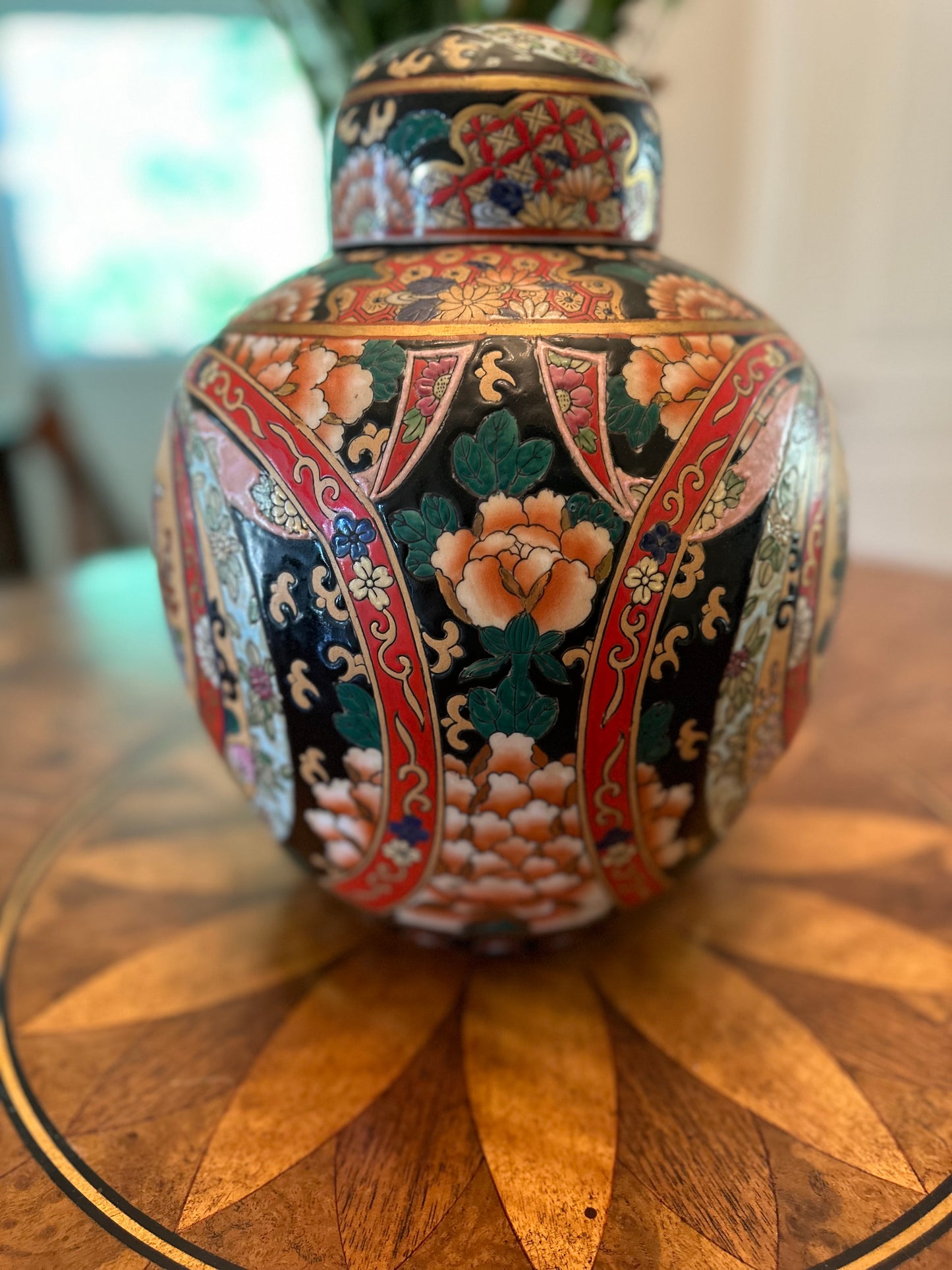 Excellent Late 20th Century Ornate Vintage Chinese Export Porcelain Ginger Jar, Made in Hong Kong, 13.5"