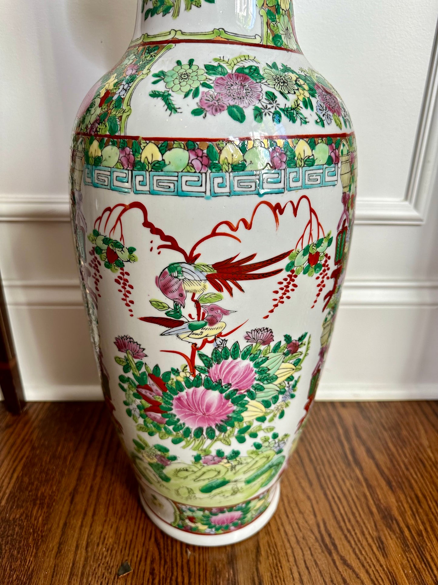 Gorgeous Vintage Chinese Rose Medallion Floor Vase RM