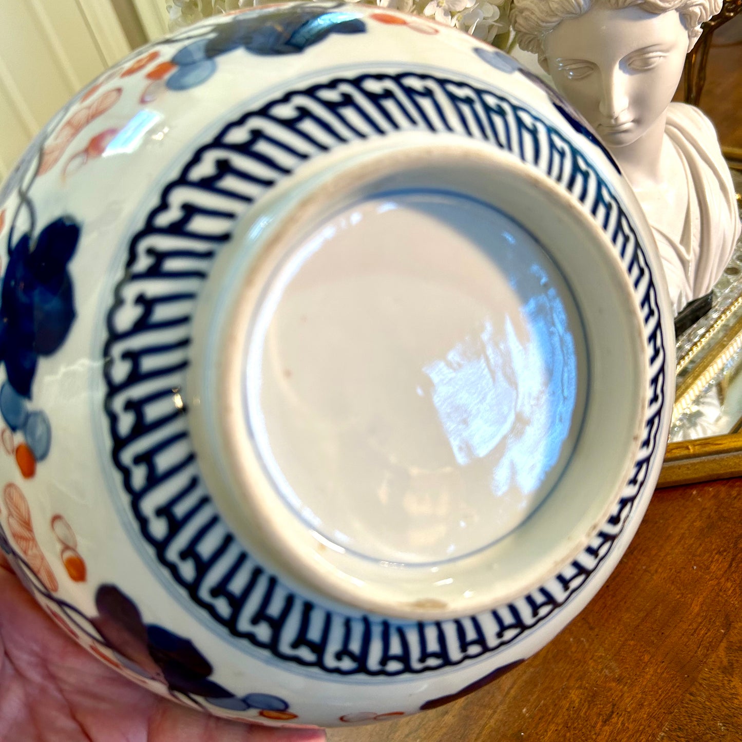 Gorgeous mid century vintage Imari vivid hand painted centerpiece bowl.