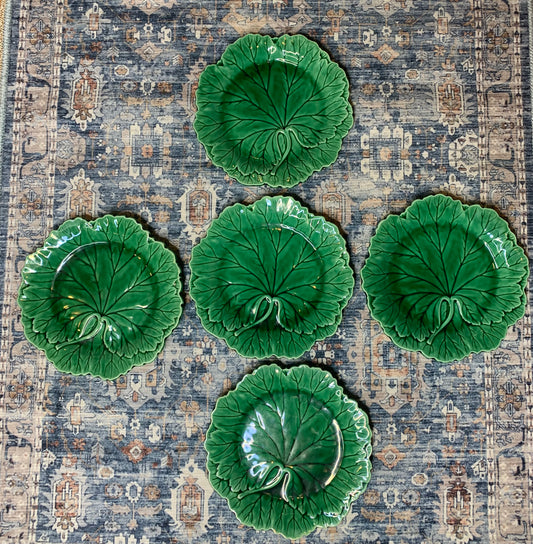 Beautiful set of 5 Wedgwood green leaf scalloped plates!