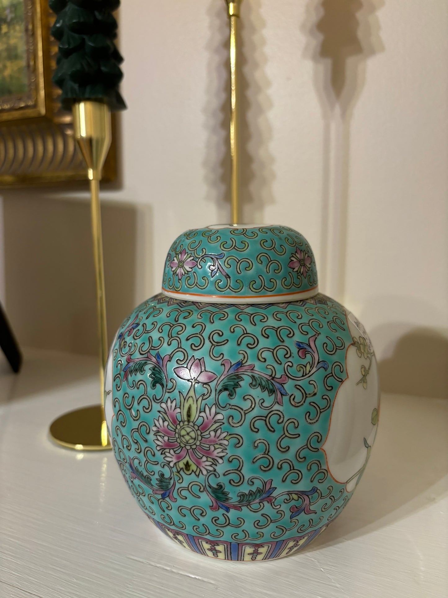 Chinoiserie ginger jar featuring birds, flowers, and vivid colors! - Excellent condition!