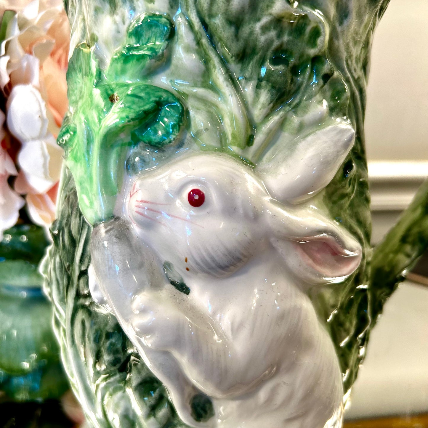 Designer Stafford stunning bunny rabbit cabbage ware pitcher vase