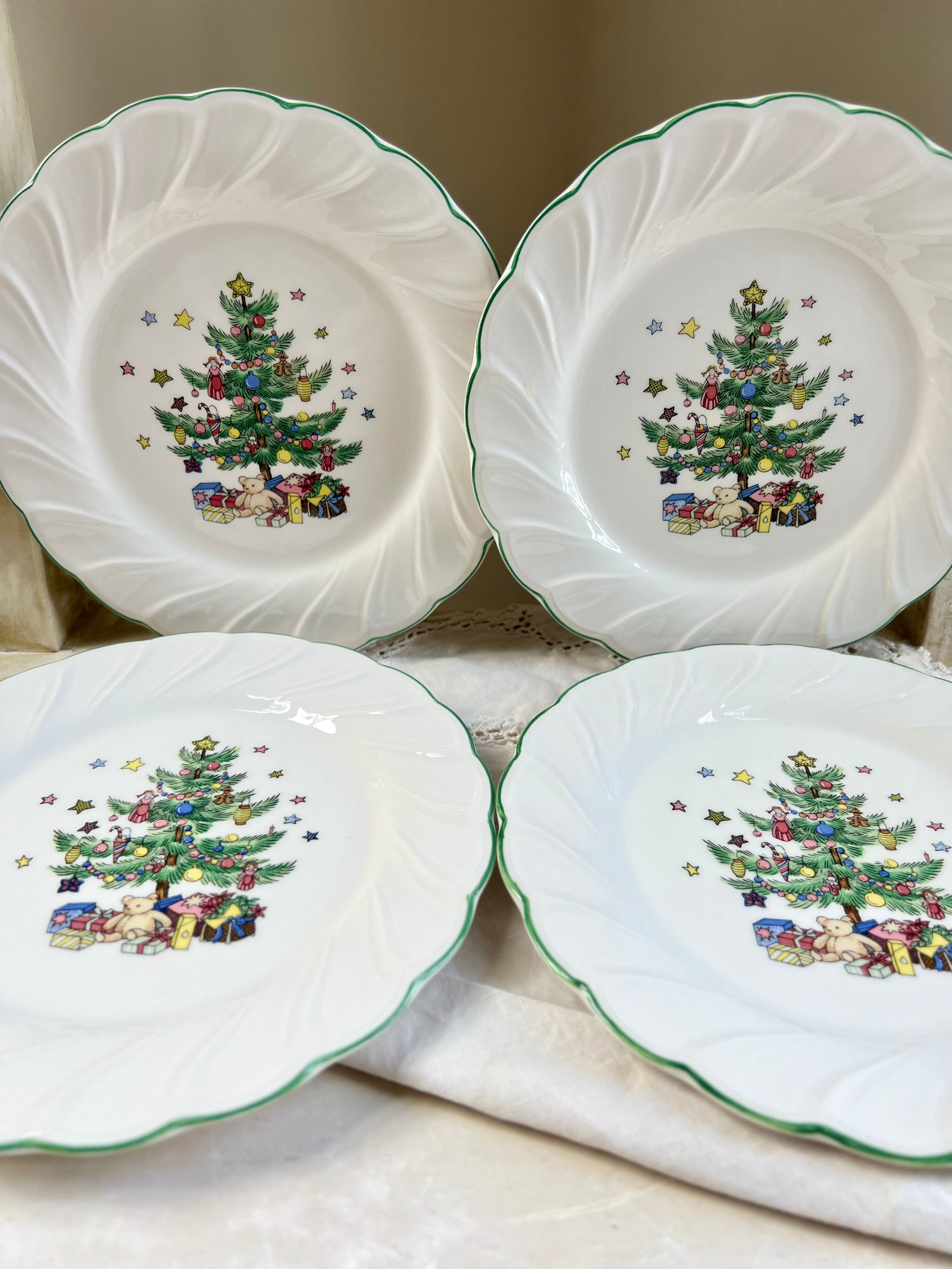 Set of 4, Happy Holidays Dessert Plates by Nikko Japan ~ Excellent!