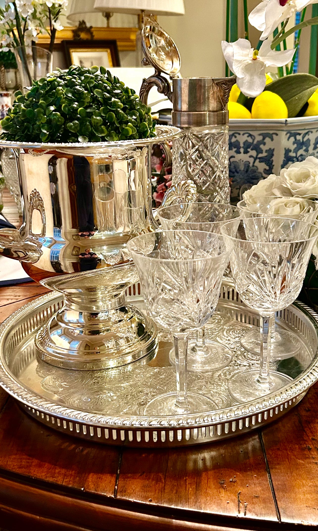 Gorgeous, vintage designer Kensington silver plate reticulated gallery tray.