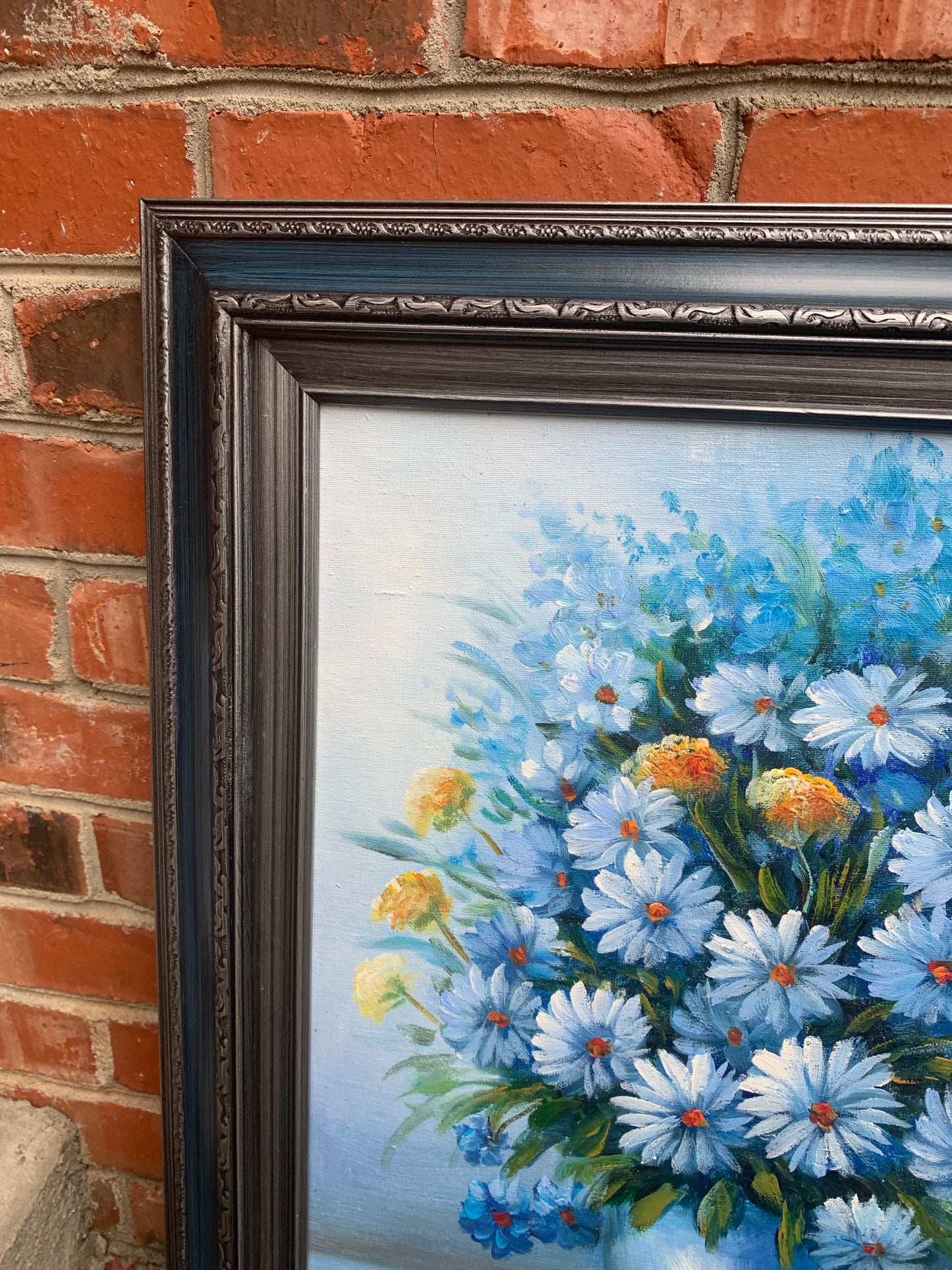 Original Signed and Framed Daisy Painting! -Excellent condition!