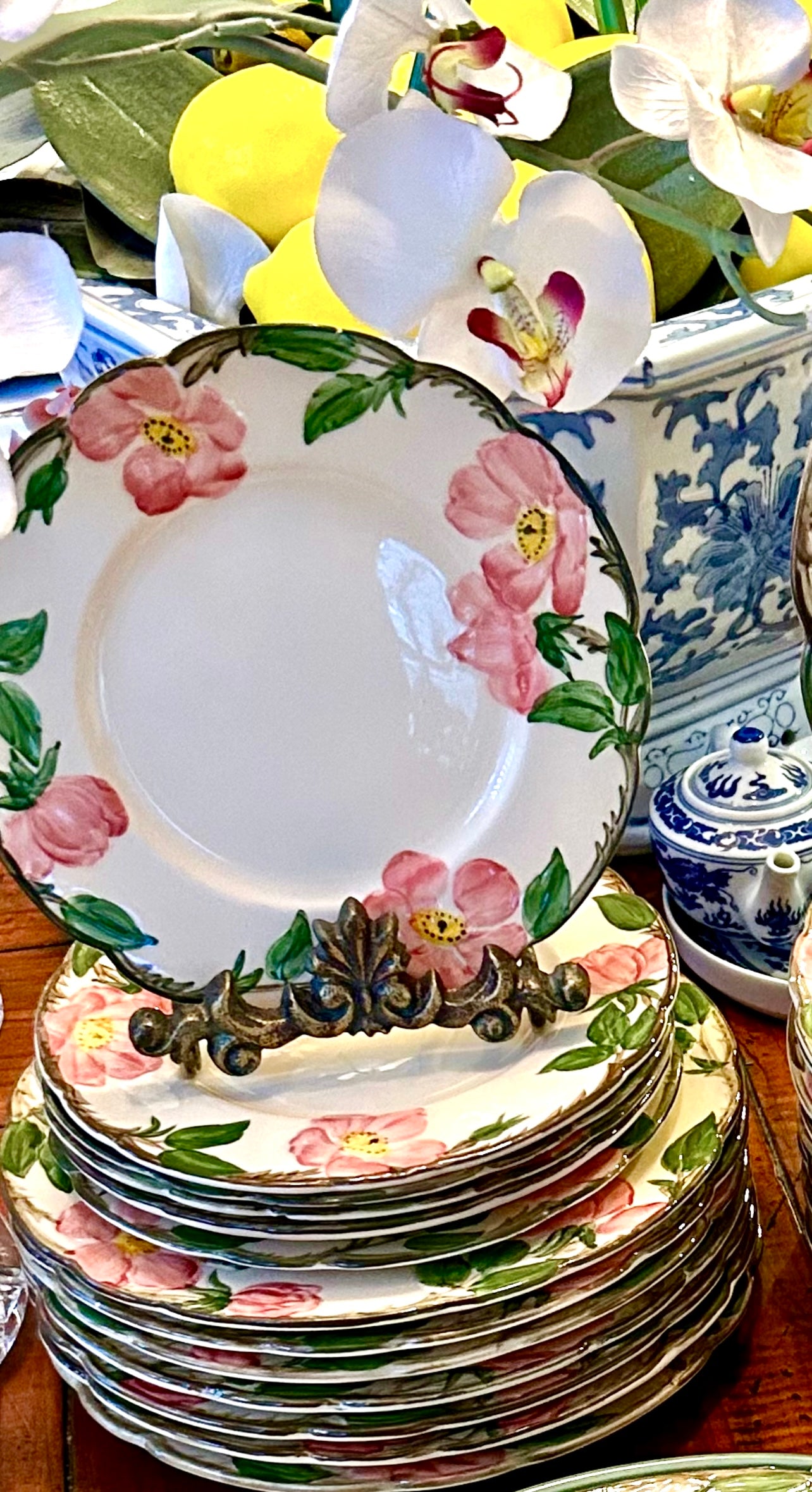 Lovely Set of 2 vintage Franciscan Desert Rose 8.5 d luncheon  plates