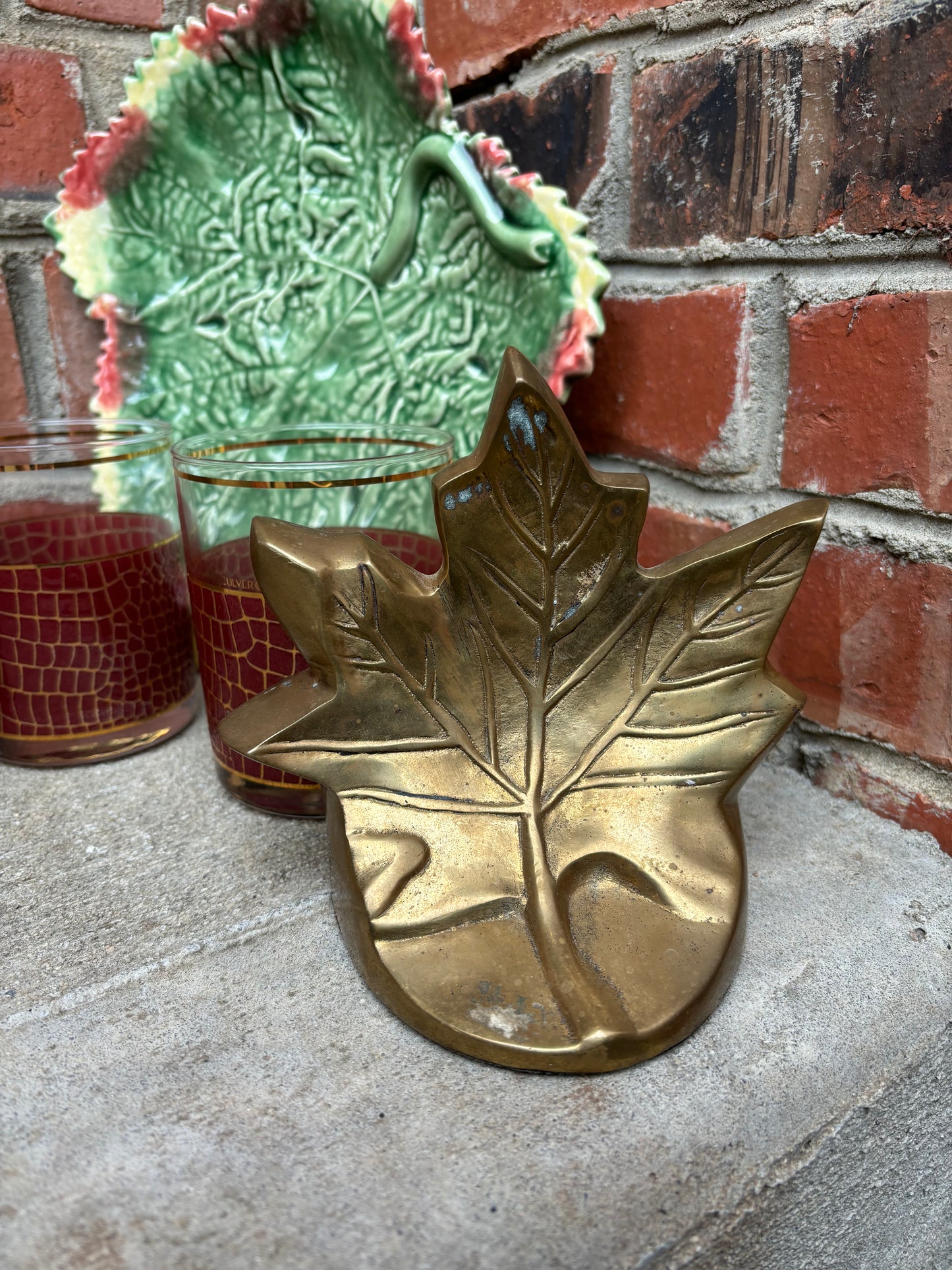 Beautiful brass maple leaf bookends pair (2)! - Excellent condition!