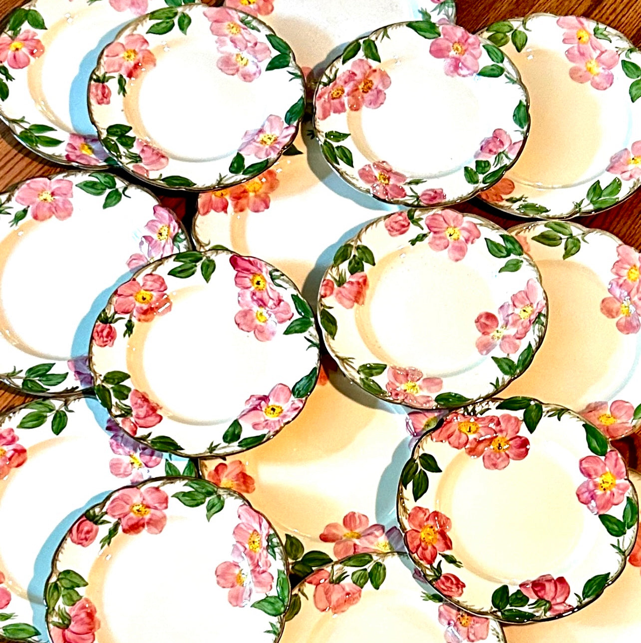 Lovely Set of 2 vintage Franciscan Desert Rose 8.5 d luncheon  plates