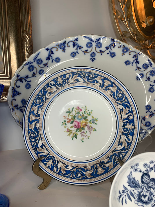 Wedgwood Florentine Dark Blue Rim Luncheon Plate, 9”D - Excellent!