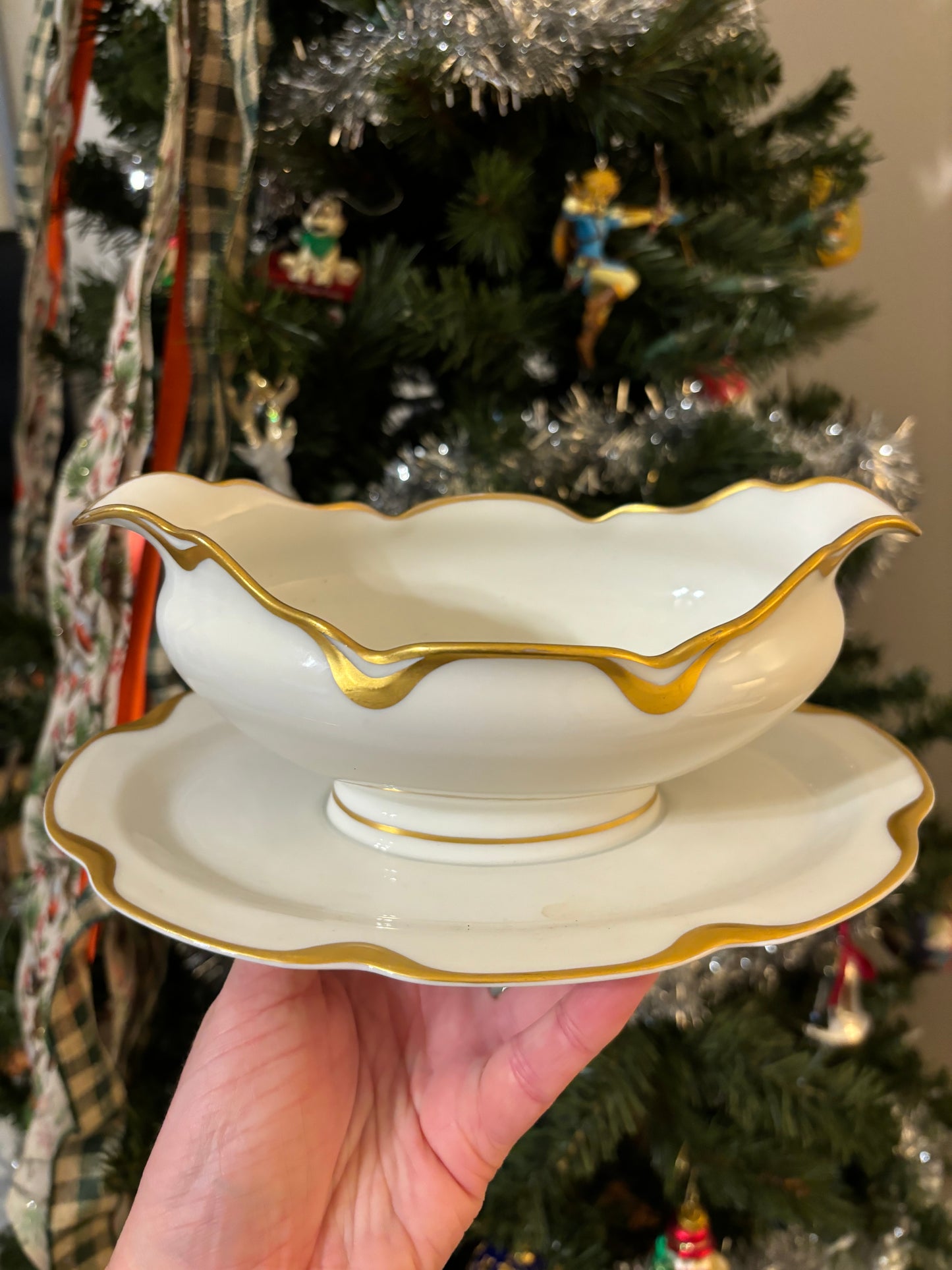 Stunning Haviland Limoges gravy boat with attached under plate!