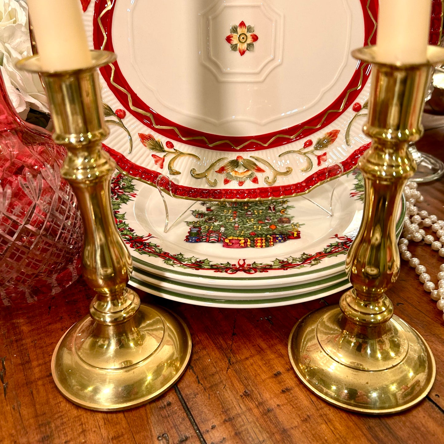 Pair of shiny brass 7 in vintage candlestick holders