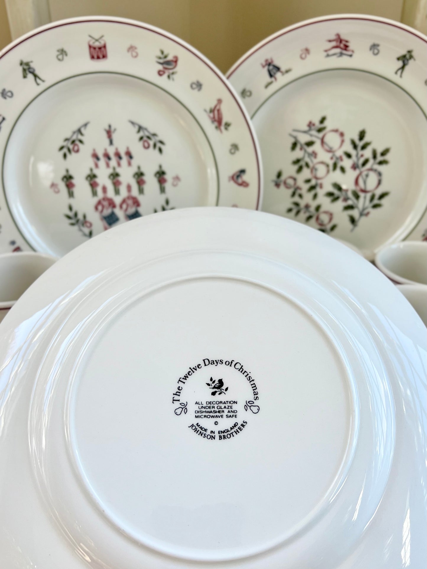 Beautiful Vintage “12 Days of Christmas” by Johnson Brothers England - Set of 4 Dinner Plates & Mugs