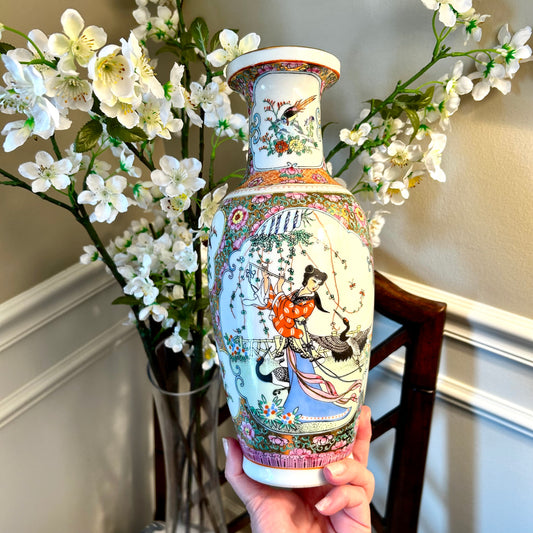 Beautiful Vintage Rose Famille chinoiserie vase 12 in hi