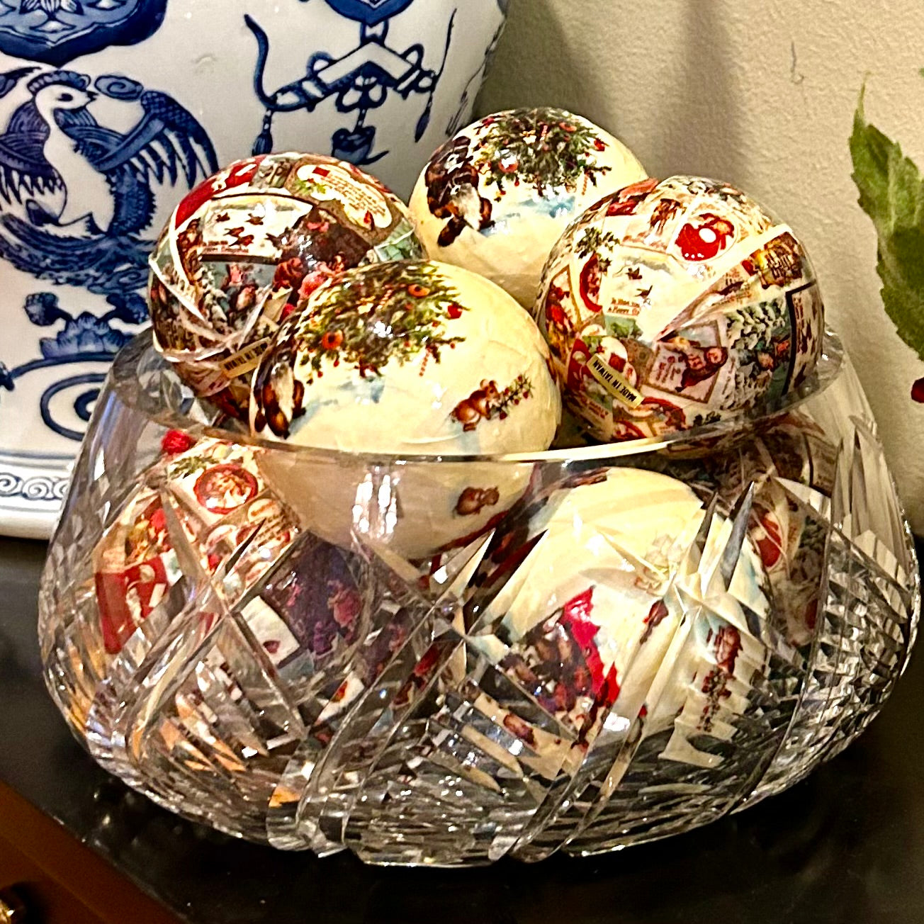 Reminiscent of a vintage Christmas this set of 9 ornaments adorn your tree.