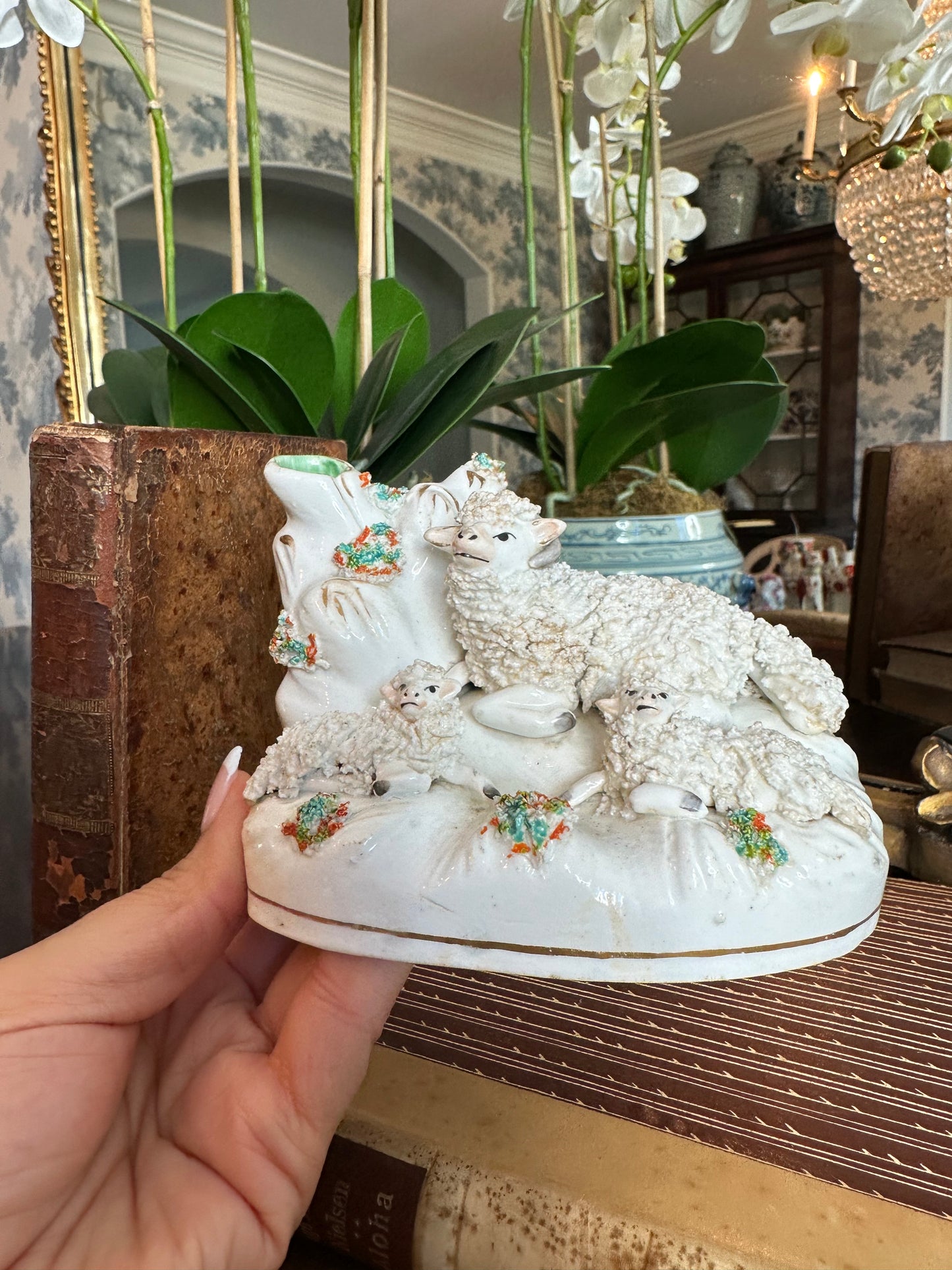 19thc English Staffordshire Mama Sheep w Babies Figure Rare Spill Vase