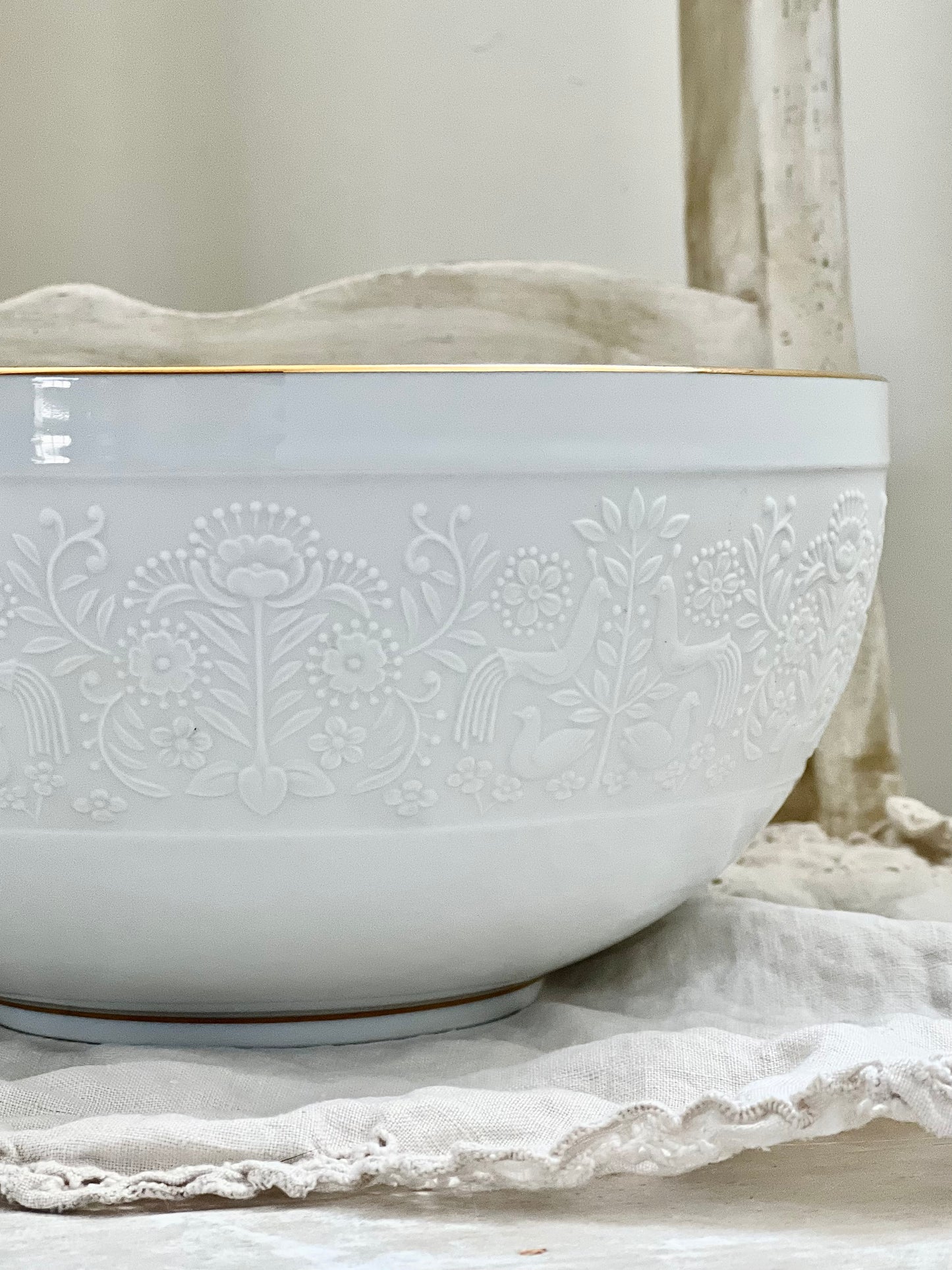 Gorgeous Noritake Porcelain Serving Bowl