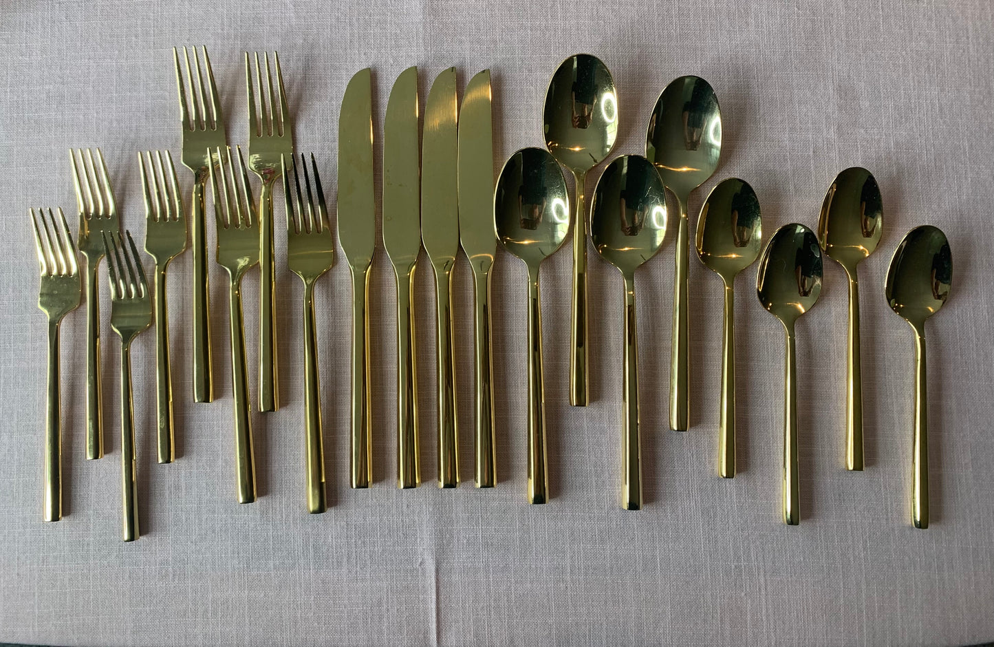 Set (20 piece) Gold Toned Stainless Silverware Service for 4