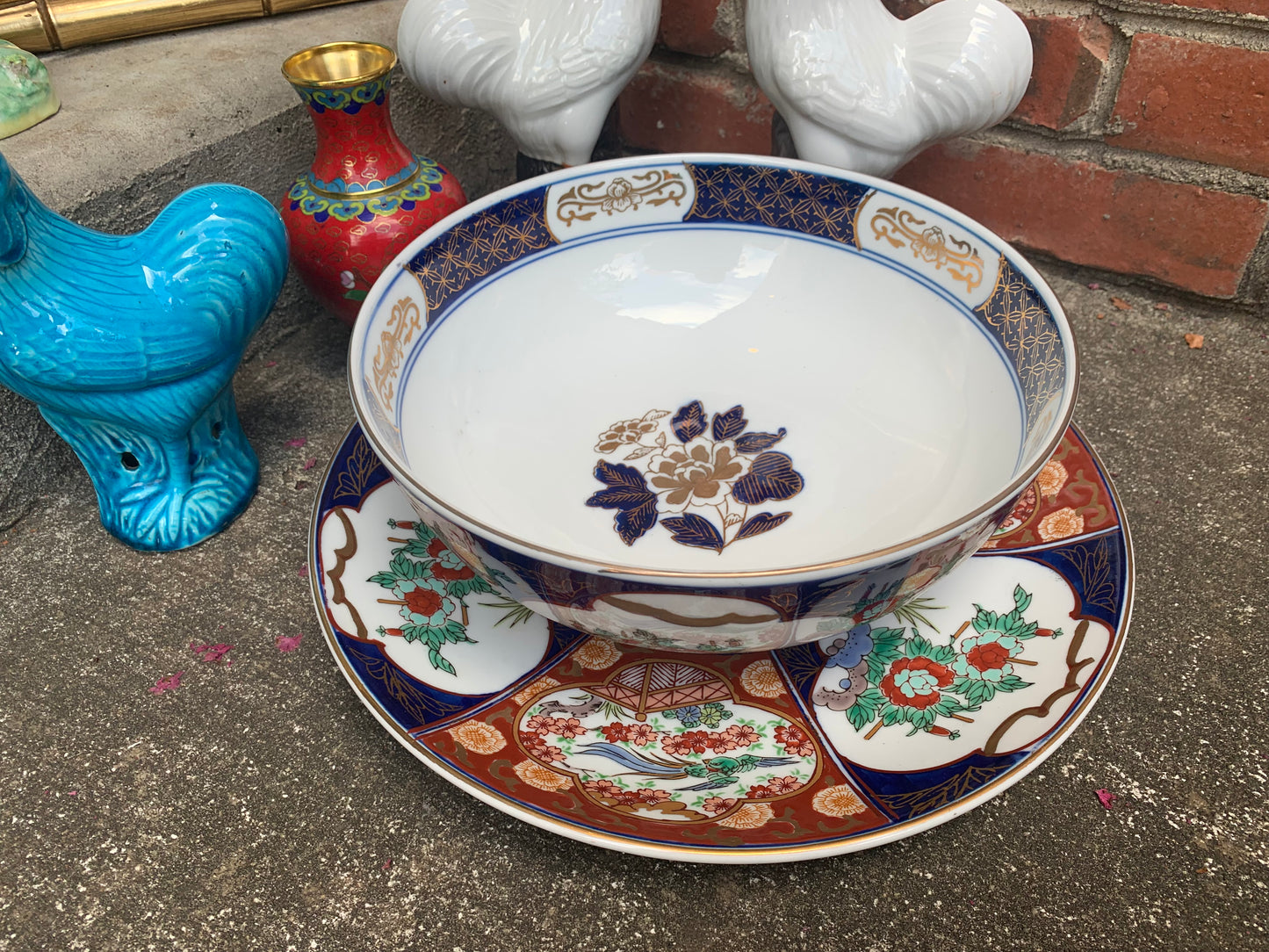 Gorgeous Imari 10” bowl! - Excellent condition!