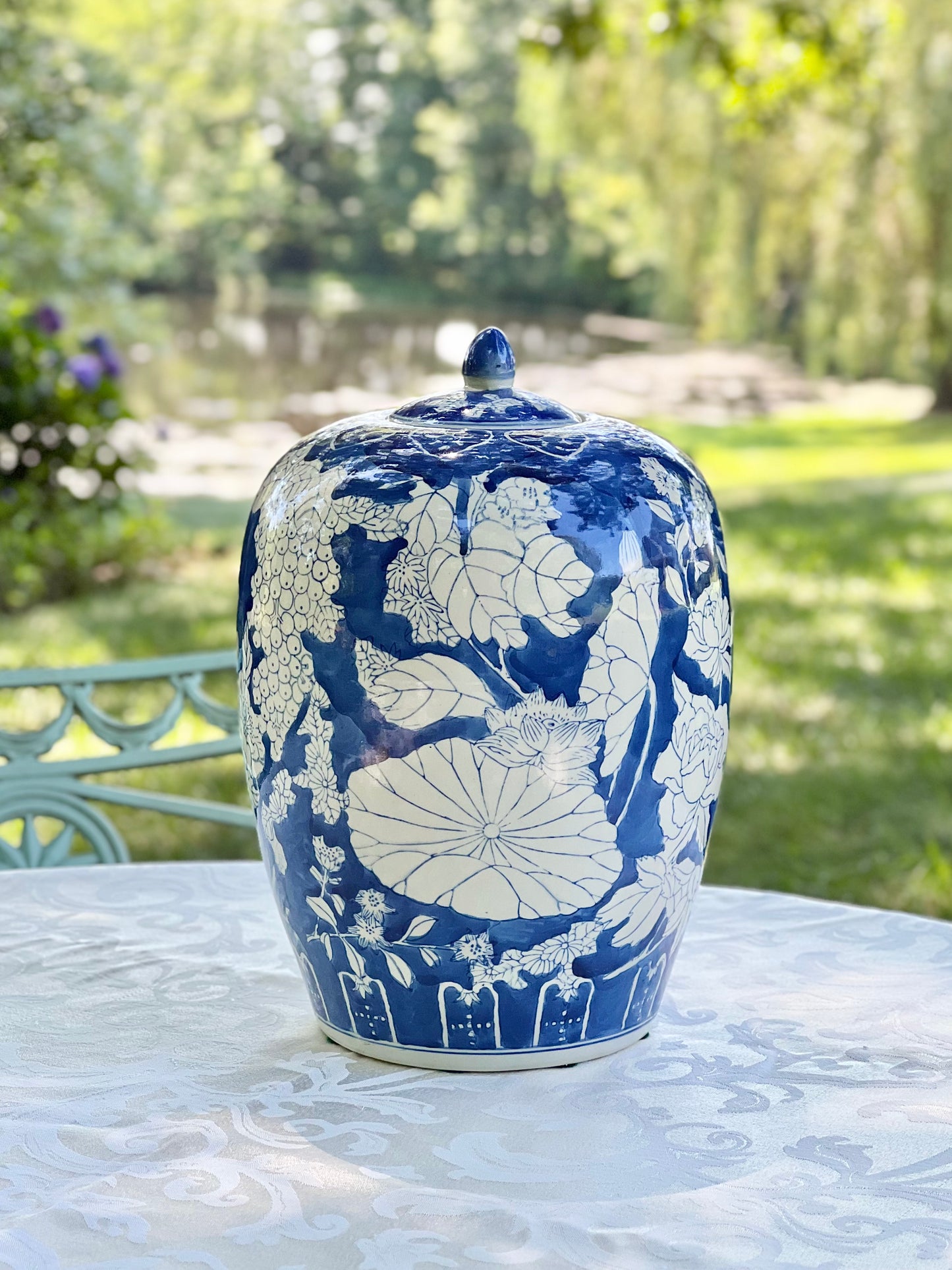 Beautiful Blue & White Porcelain Melon Jar - 13.5” tall, Excellent!