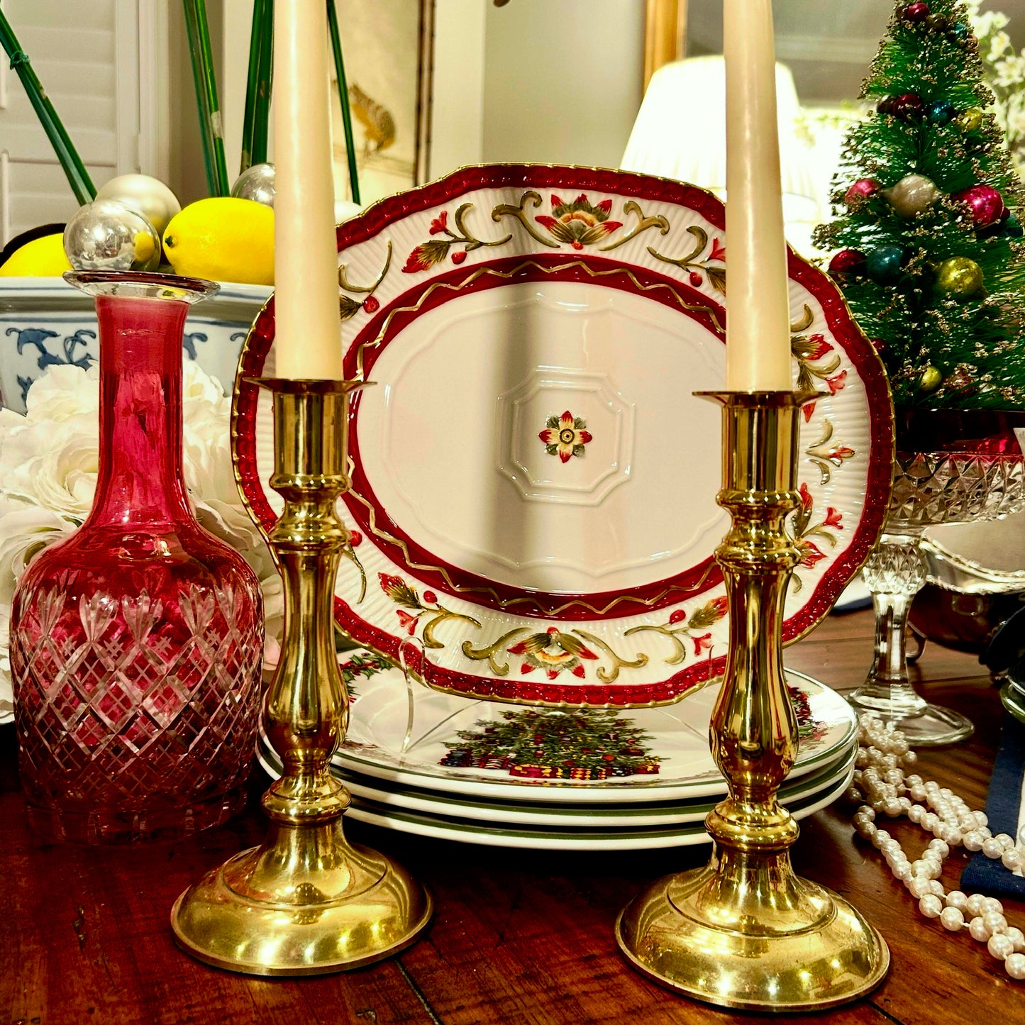 Pair of shiny brass 7 in vintage candlestick holders