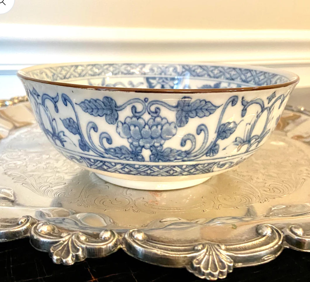 vintage chinoiserie blue & white porcelain bowl