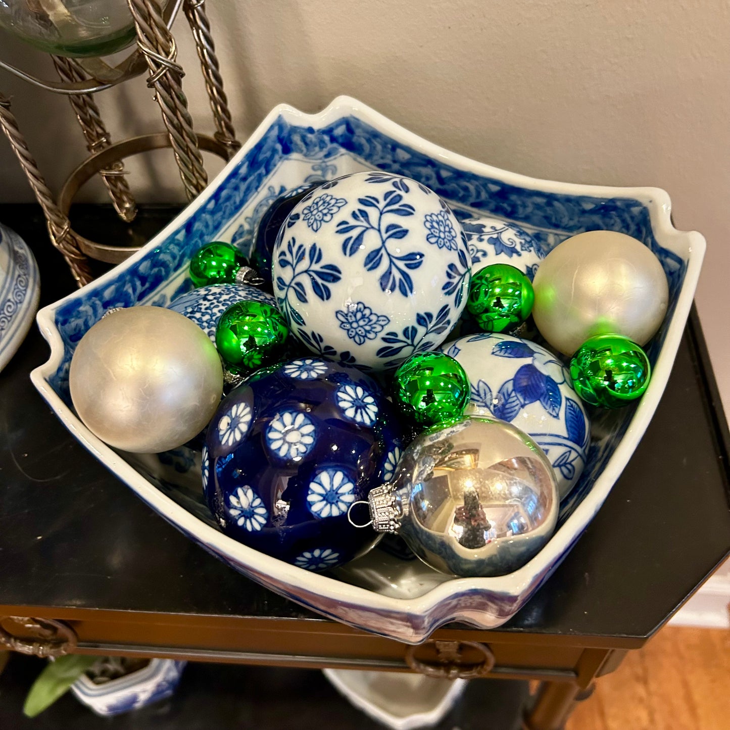 Fabulous vintage blue & white octagon planter centerpiece bowl 11d