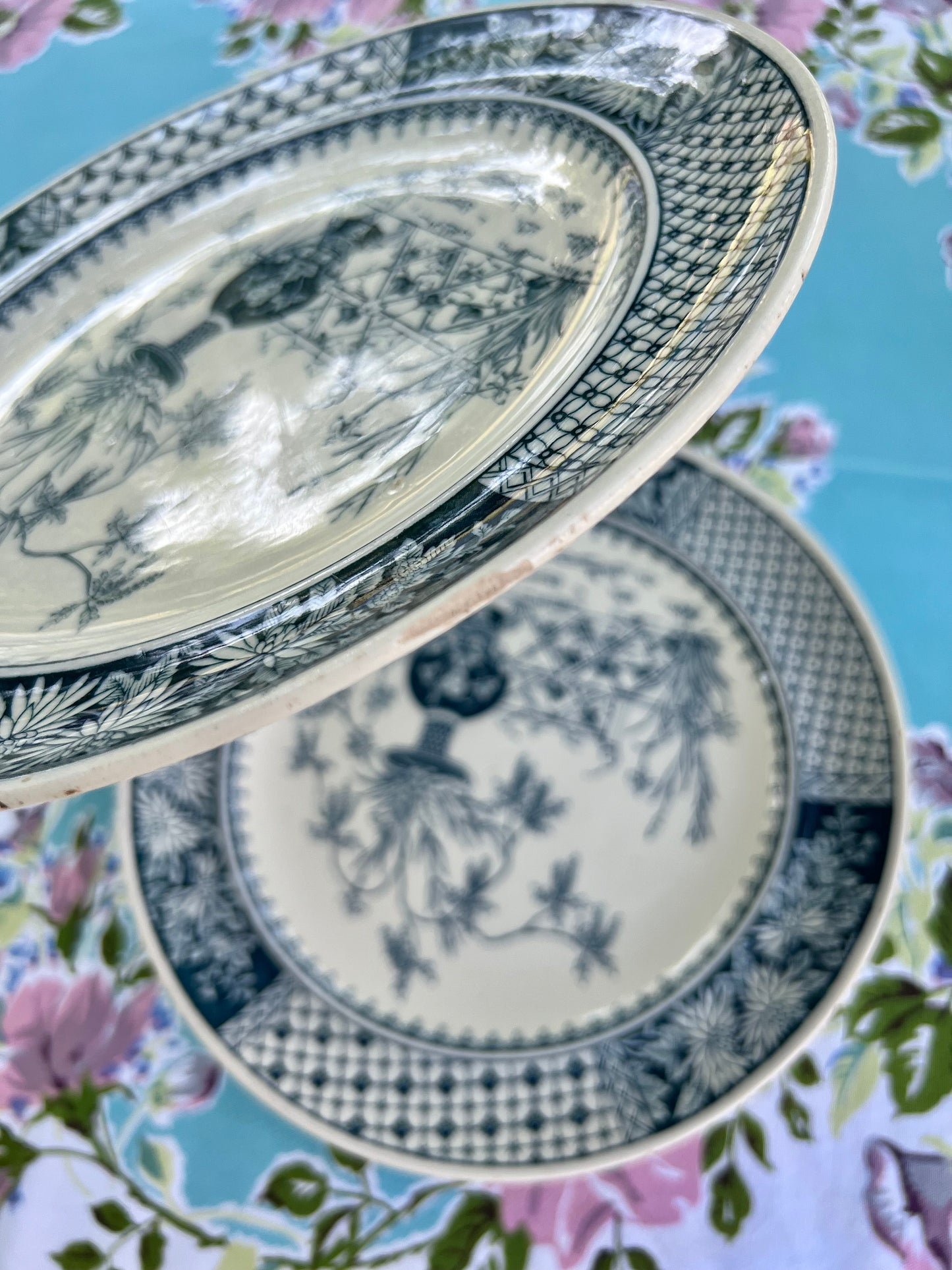 Beautiful Pair of Antique Copeland Aesthetic Movement Plates