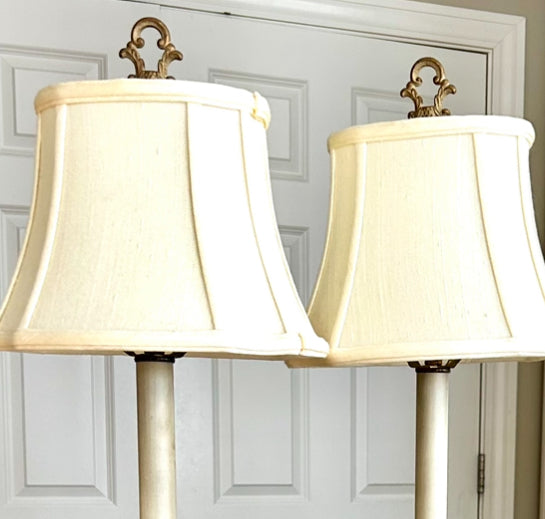 Statuesque pair of vintage gold gild Buffet lamps