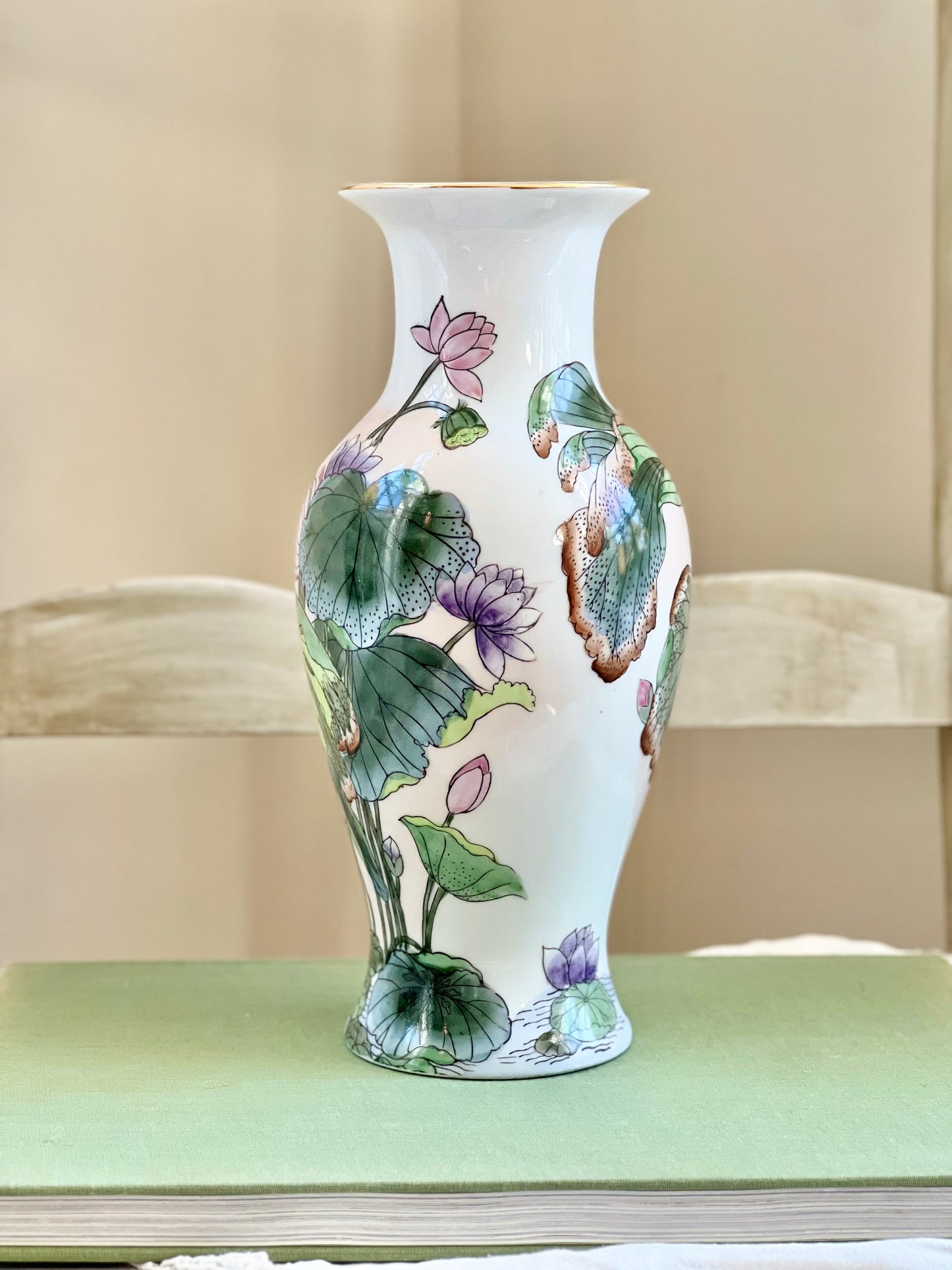 Beautiful Vintage Toyo Macau Hand Painted Chinese Porcelain Water Lily Vase, 10" tall