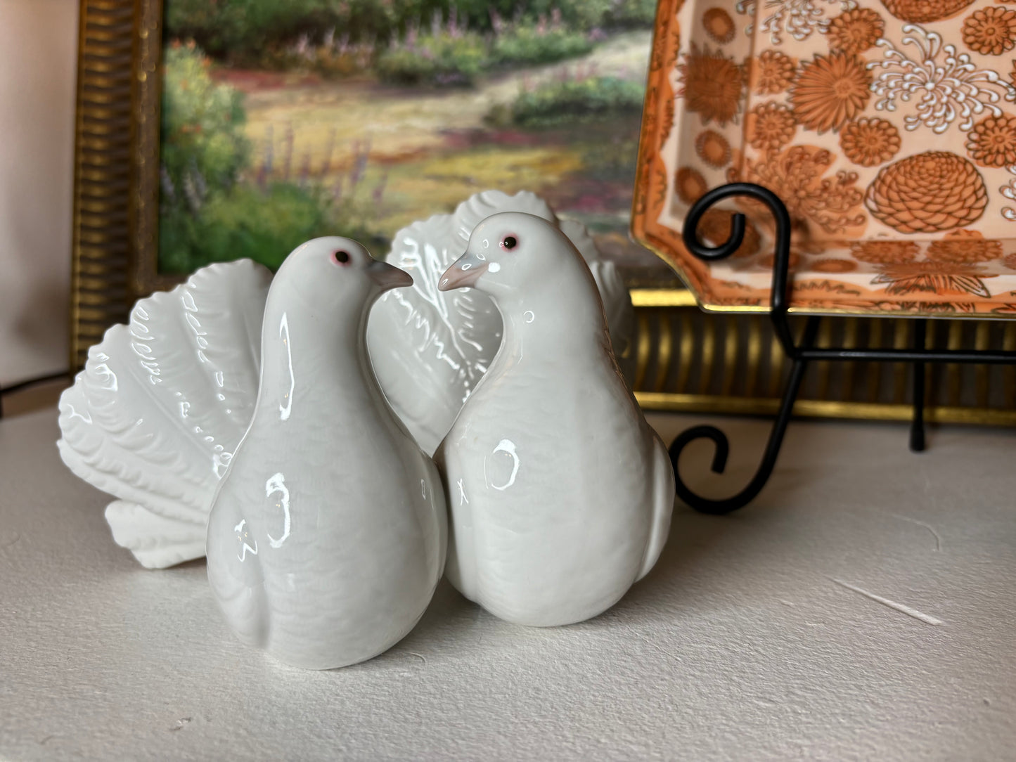 Beautiful Lladro doves figurine! - Excellent condition!