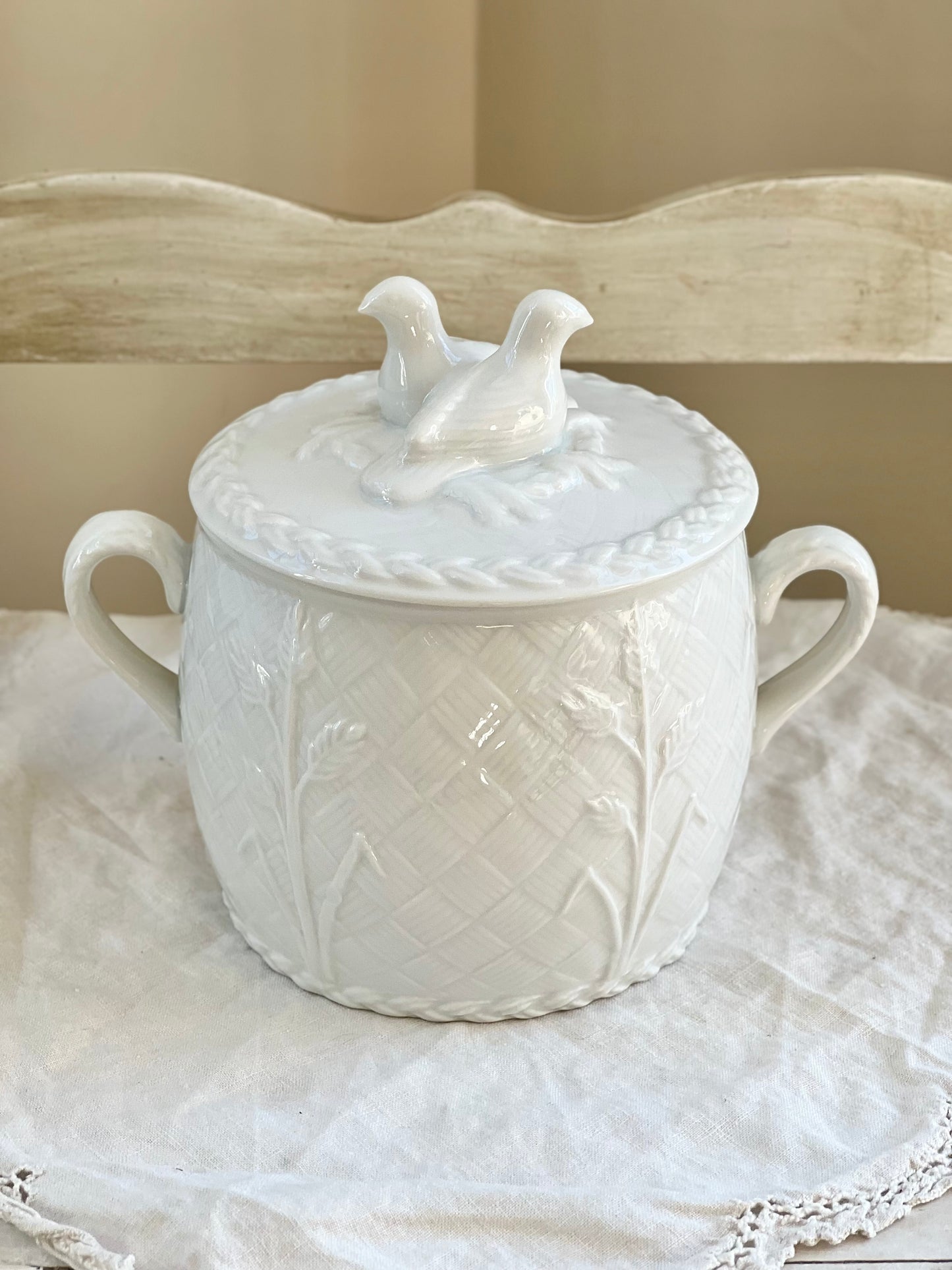 Beautiful Royal Worcester “Gourmet” Porcelain Lidded Pot