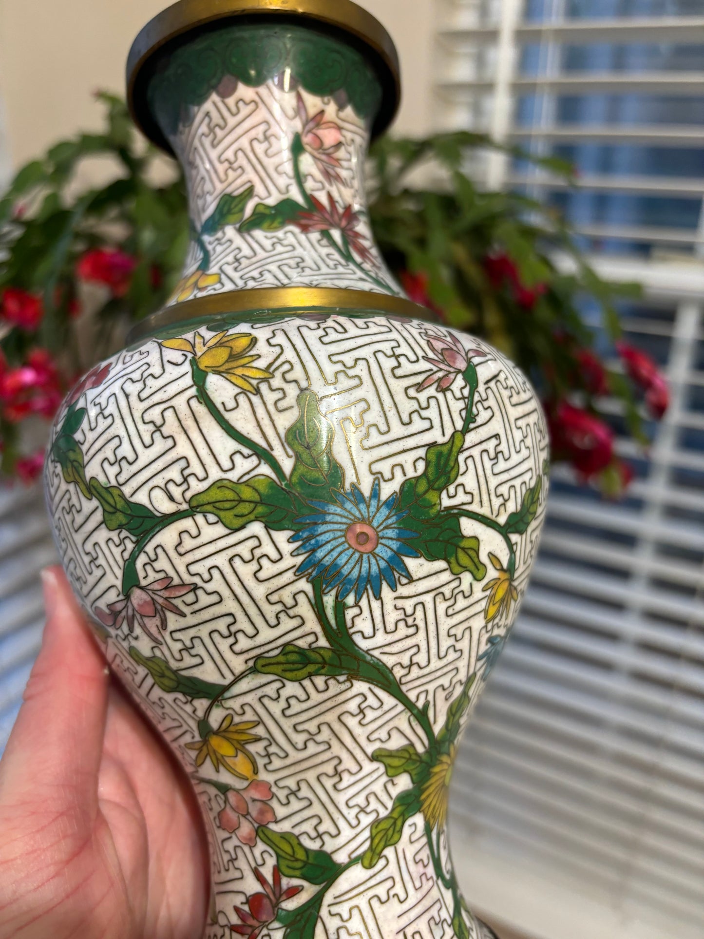 Beautiful cloisonné vase! - Excellent condition!