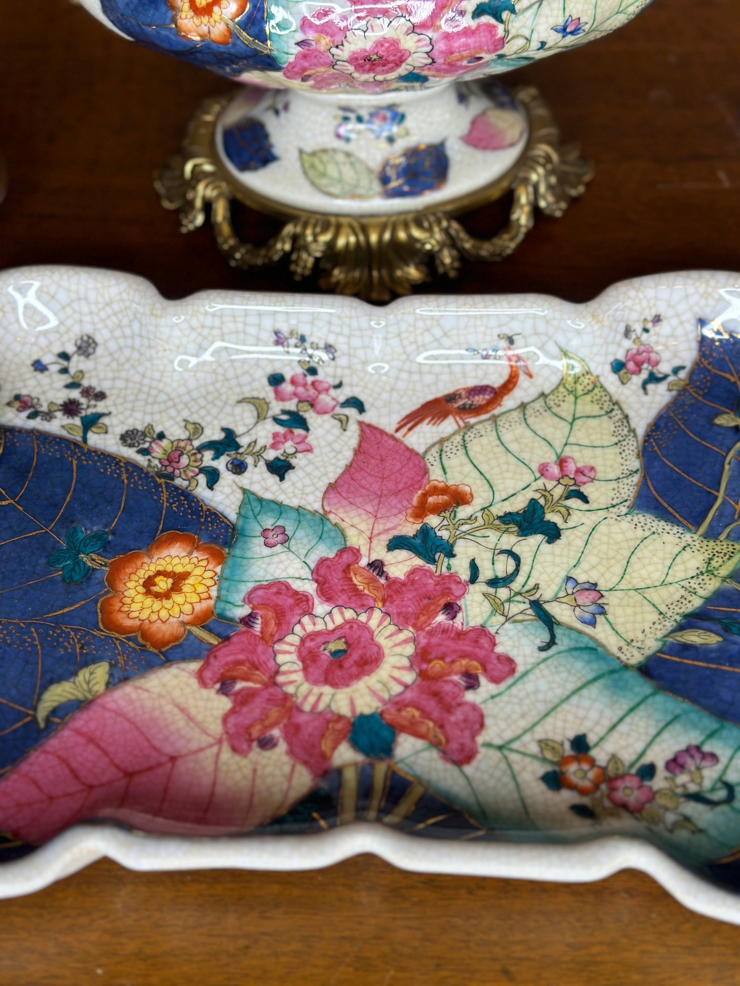 Stunning! Hand painted porcelain Tobacco Leaf tray l/ platter with bronze detail handles. Dimension:14L x 8.5W x 1H.