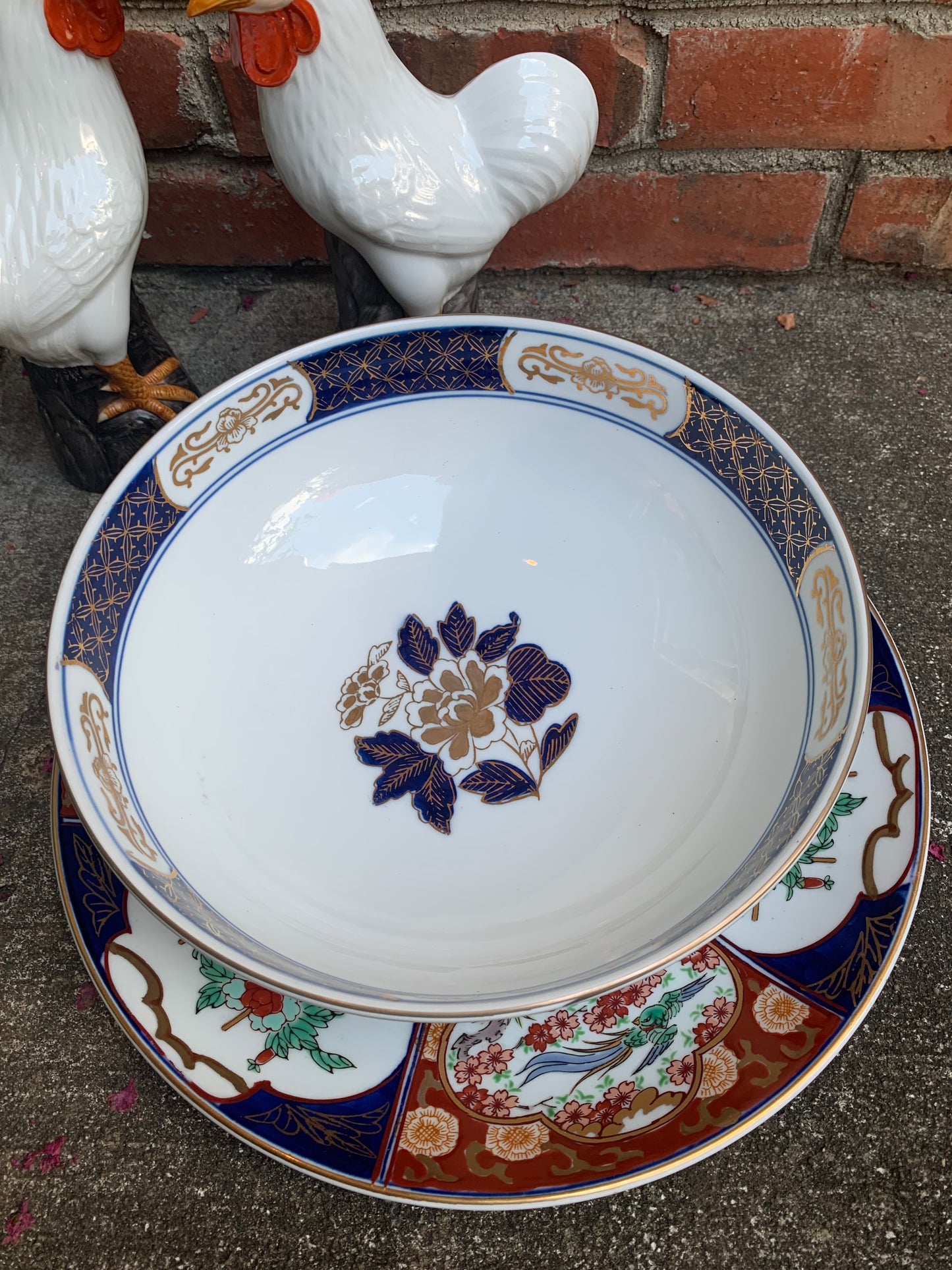 Gorgeous Imari 10” bowl! - Excellent condition!